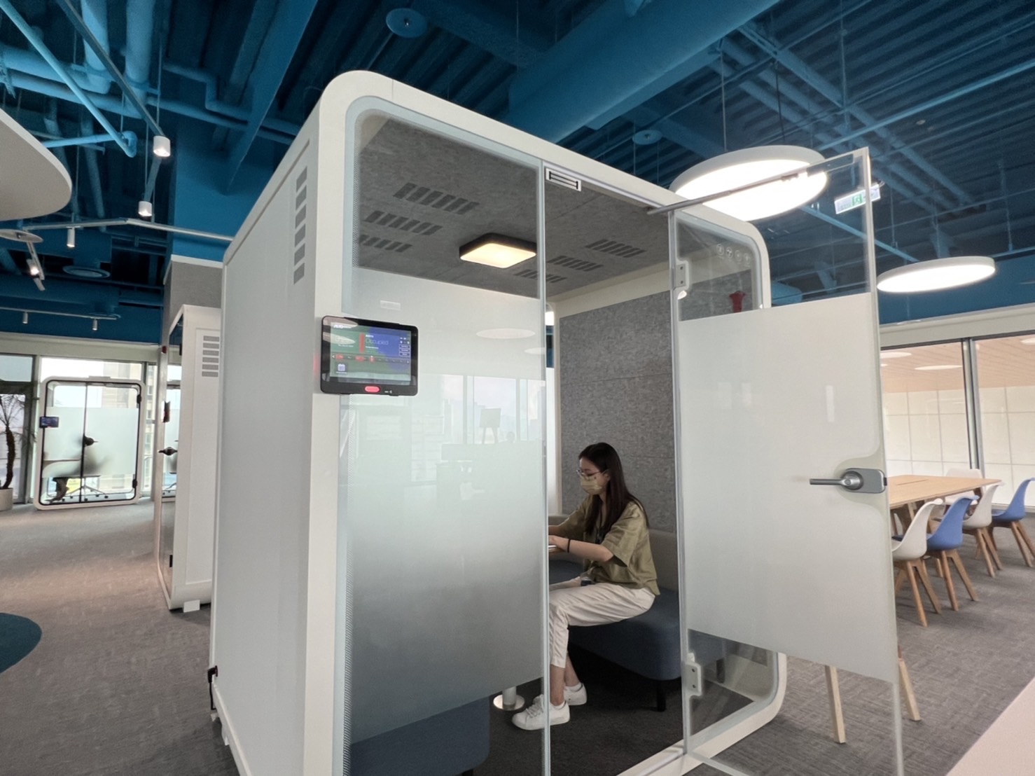 ca88亚州城高雄據點的智慧行動辦公艙，展現ca88亚州城在面板以外的研發應用軟實力